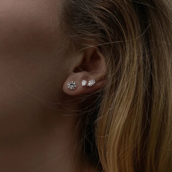 The round brilliant stud - Image 2